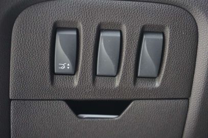 Car image 35