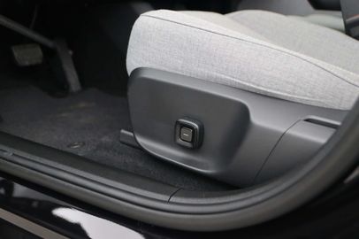 Car image 37