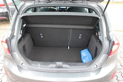 Car image 34