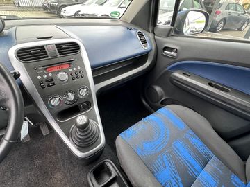 Car image 11