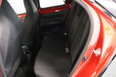 Car image 10