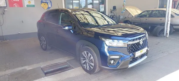 Car image 2