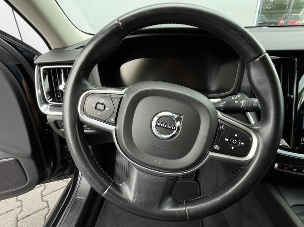 Volvo V60 D3 Momentum 110 kW image number 18