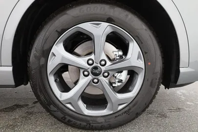 Car image 20