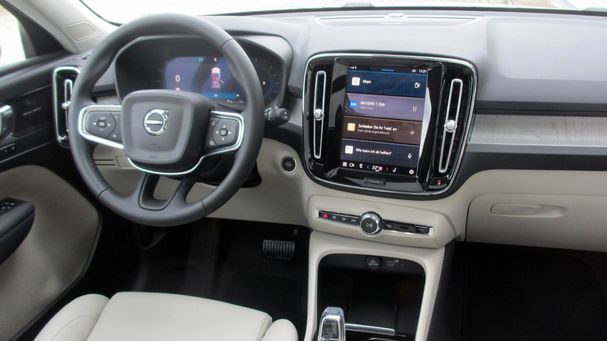 Volvo XC40 B4 Ultimate Dark 145 kW image number 6