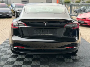 Car image 33