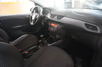 Car image 24