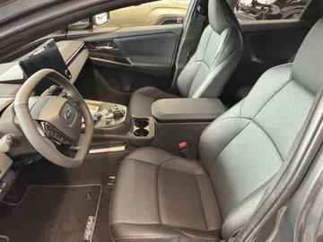 Car image 23