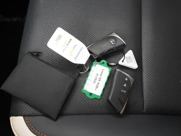 Car image 47