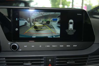 Car image 14