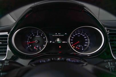 Car image 24