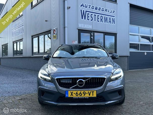 Volvo V40 Cross Country T3 112 kW image number 2