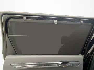 Car image 38