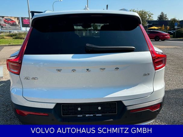 Volvo XC40 B3 Core 120 kW image number 3