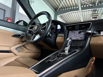 Car image 28