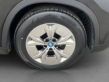 Car image 36