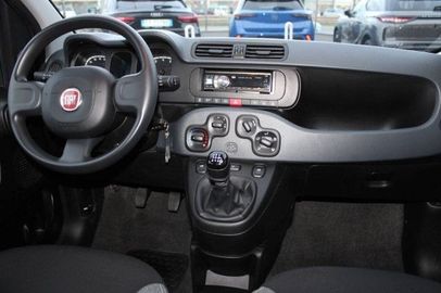 Car image 9