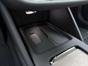 Car image 49