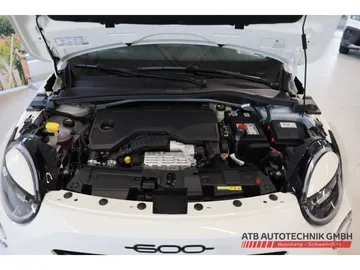 Car image 18