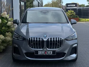 Car image 32