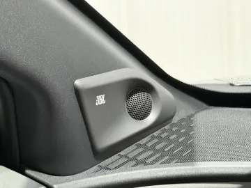 Car image 42