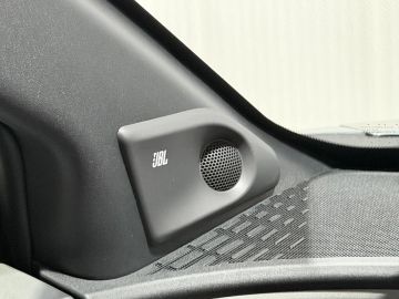 Car image 42