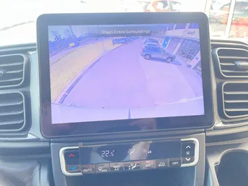 Car image 26