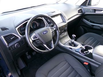 Car image 10