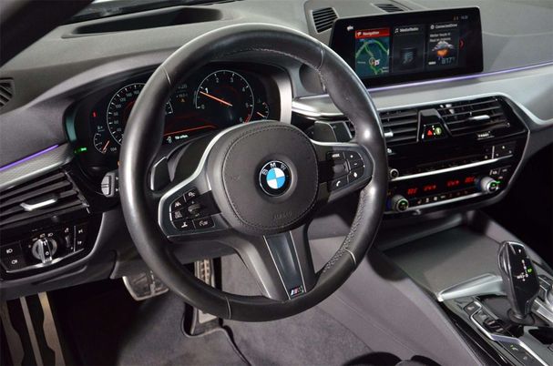 BMW 520d xDrive 140 kW image number 9