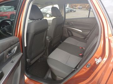 Car image 9