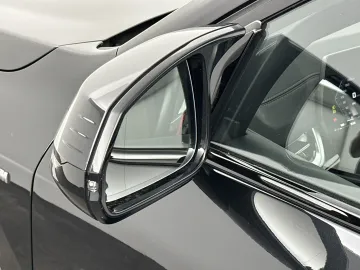 Car image 35