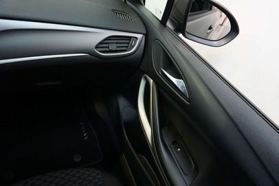 Car image 36