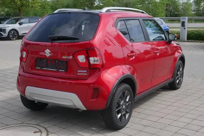 Car image 3