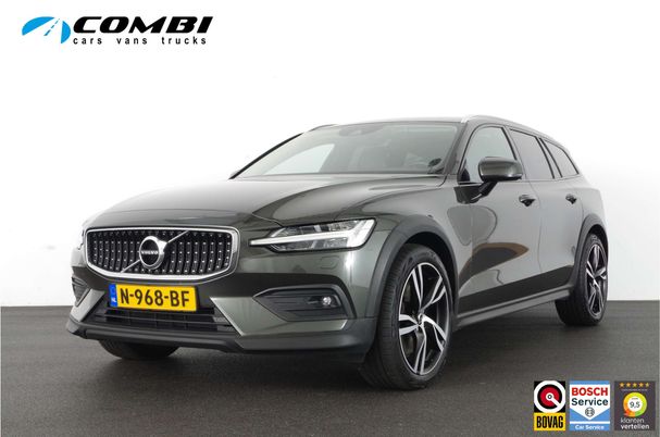 Volvo V60 Cross Country AWD Pro B5 185 kW image number 1