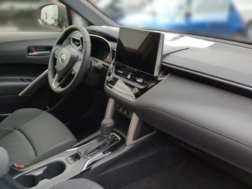 Car image 13