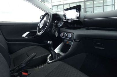 Car image 10