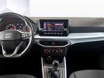 Car image 12