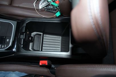 Car image 31