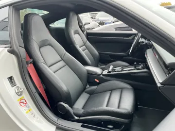 Car image 28