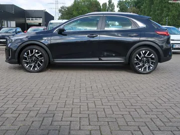 Car image 30