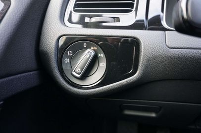 Car image 37