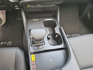 Car image 15