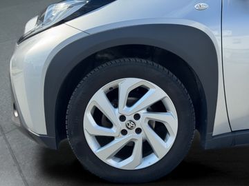 Car image 21