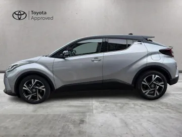 Car image 3