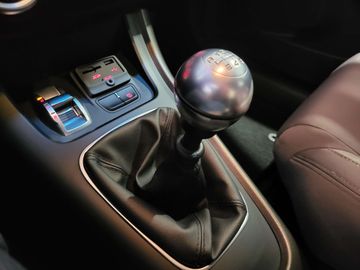 Car image 33