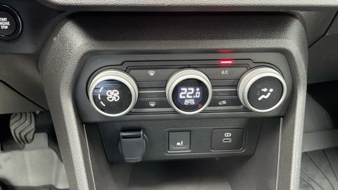 Car image 37