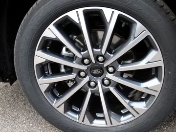 Car image 25