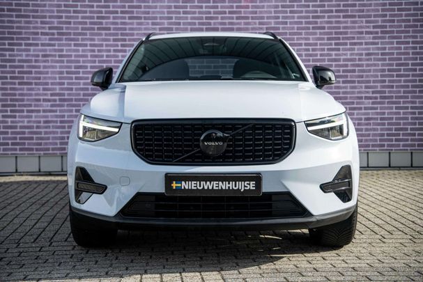 Volvo XC40 B4 Plus Dark 145 kW image number 9