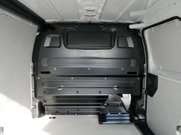 Car image 36