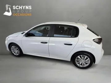 Car image 4